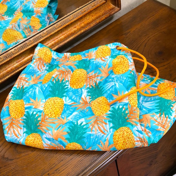 New Men’s resort swim trunk. Size XXL. Tropical plants and pineapples. - Picture 11 of 12